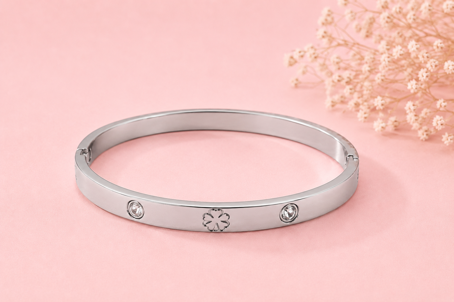 Bracelet Jonc Élégance Cœur & Trèfle – Acier Inoxydable